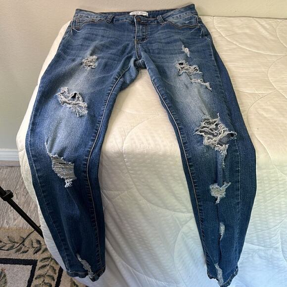 Encore Jeans Women's destructed high rise stretch skinny jeans. Size 11 - Picture 9 of 16